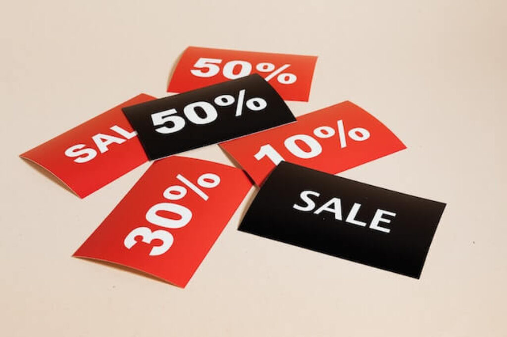 “Supercharge Your Cyber Monday Sales with Zagomail: Email Examples and Proven Tips”